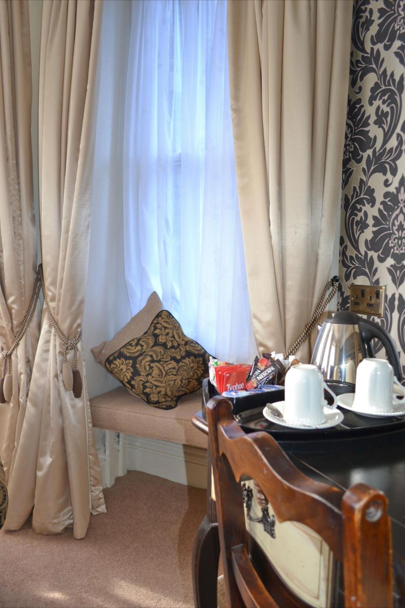 Stags Head Hotel Боунес-он-Уиндермер Экстерьер фото